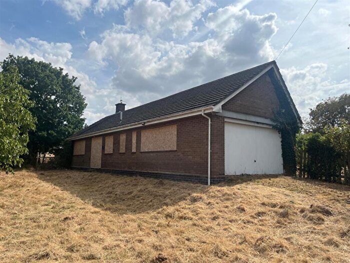 Bungalow For Sale In Syerscote Lane, Wigginton, Tamworth, B79