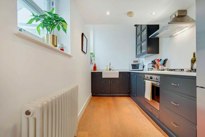 1 Bedroom Flat To Rent In Fyfield Road, Brixton, London, SW9