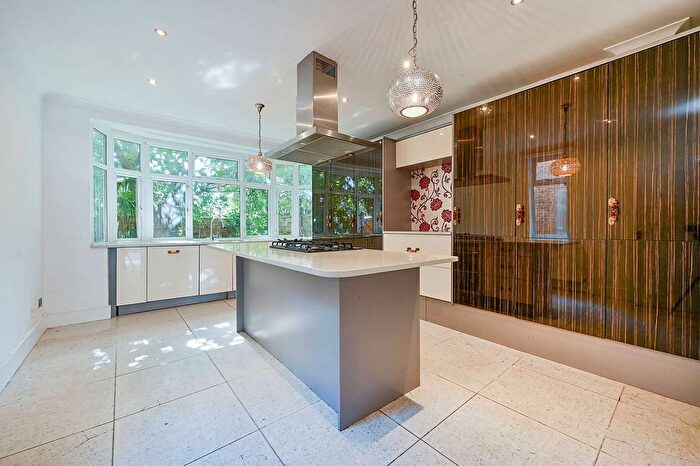 4 Bedroom Semi-Detached House For Sale In Ellesmere Road, Chiswick, London, W4