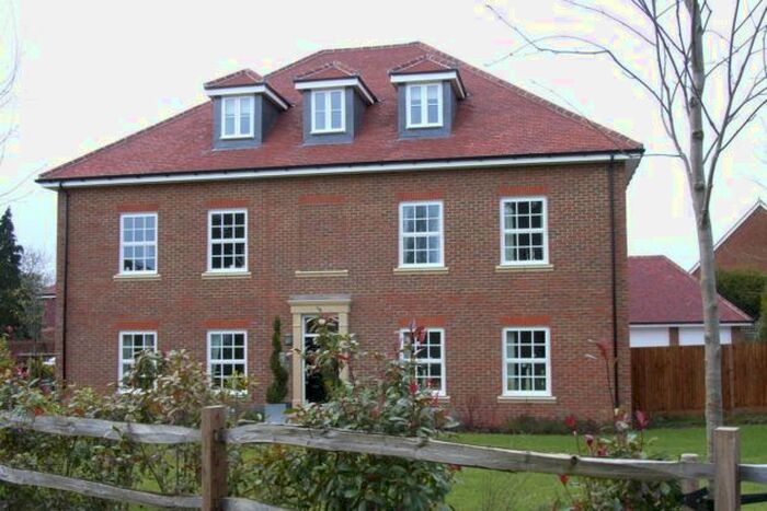 2 Bedroom Flat To Rent In Ashburnham Drive, Cuckfield, RH17