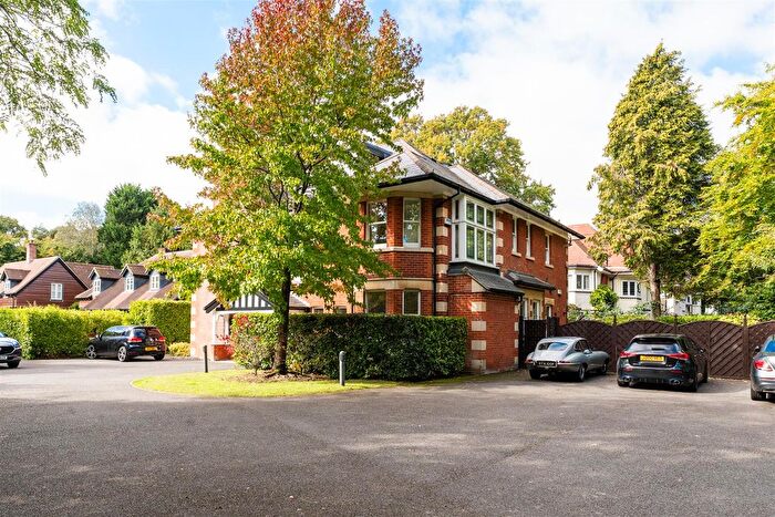 2 Bedroom Flat For Sale In Talbot Avenue, Talbot Woods, Bournemouth, BH3