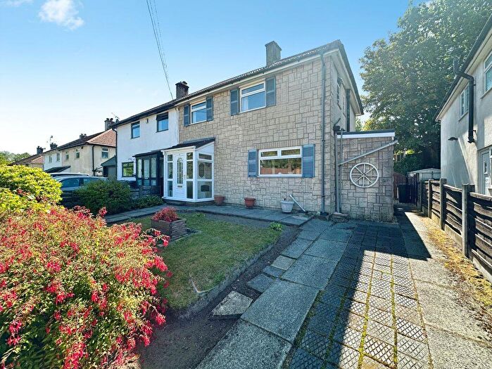 3 Bedroom Semi-Detached House For Sale In Turnbull Avenue, Manchester, M25