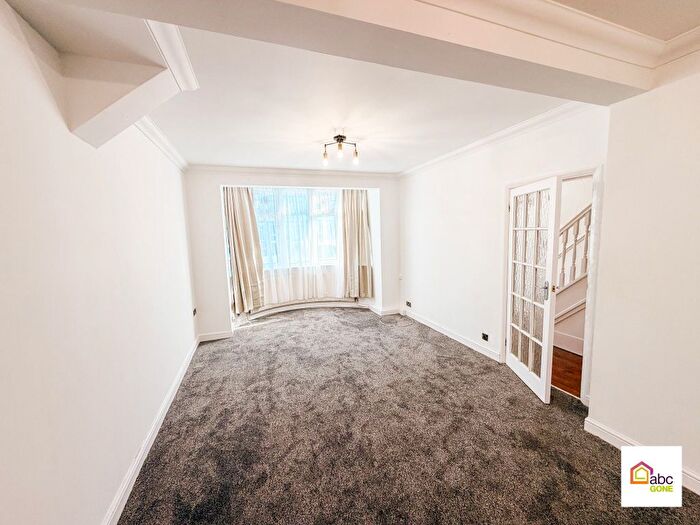 3 Bedroom Terraced House To Rent In Havering Gardens, Romford, RM6