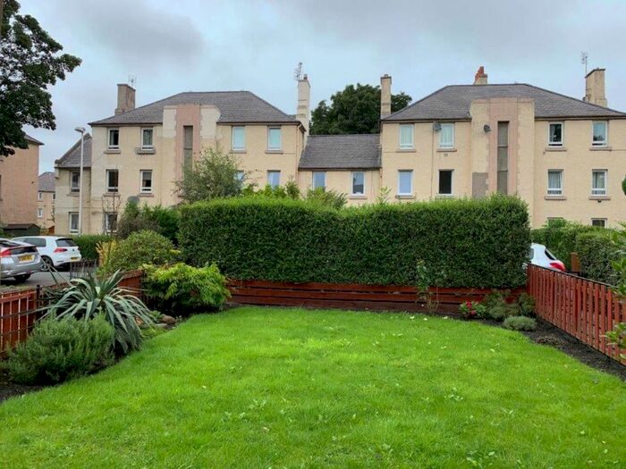 2 Bedroom Flat To Rent In Loganlea Place, Edinburgh, EH7