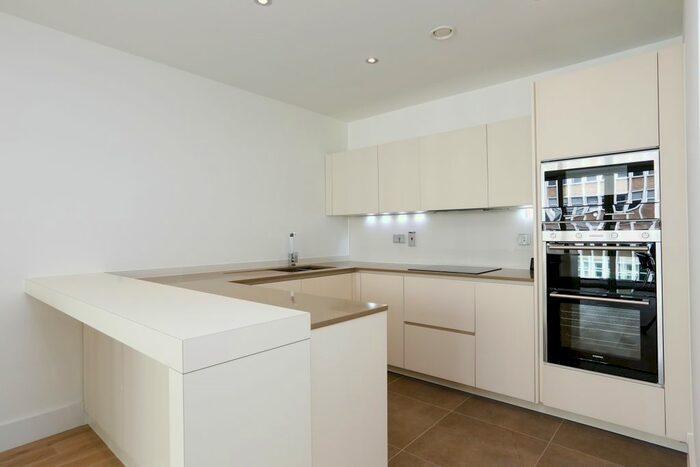 2 Bedroom Flat To Rent In Rainsborough House, SW15