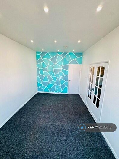 1 Bedroom Flat To Rent In Empress Avenue, Ilford, IG1