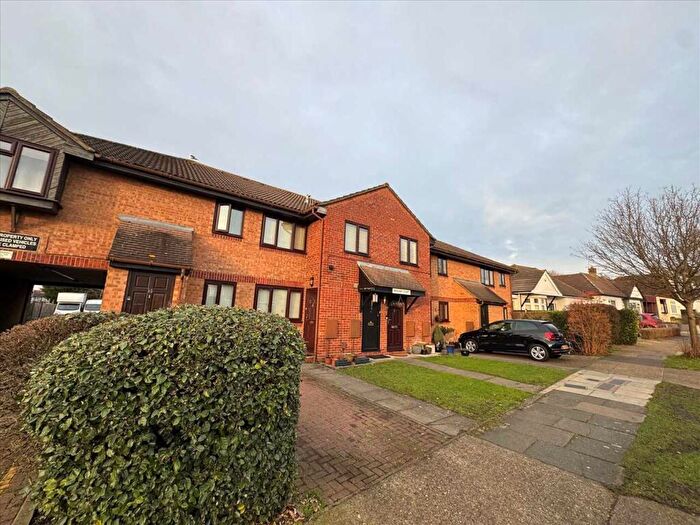 1 Bedroom Apartment To Rent In Let Agreed Studio Plus Henham Court, Mowbrays Road Romford, Romford, RM5