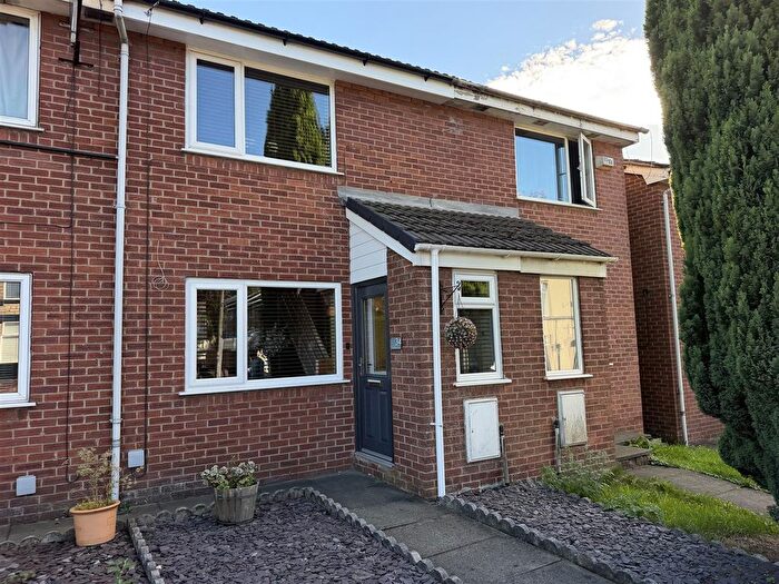 2 Bedroom Mews For Sale In Wakefield Road, Stalybridge, SK15