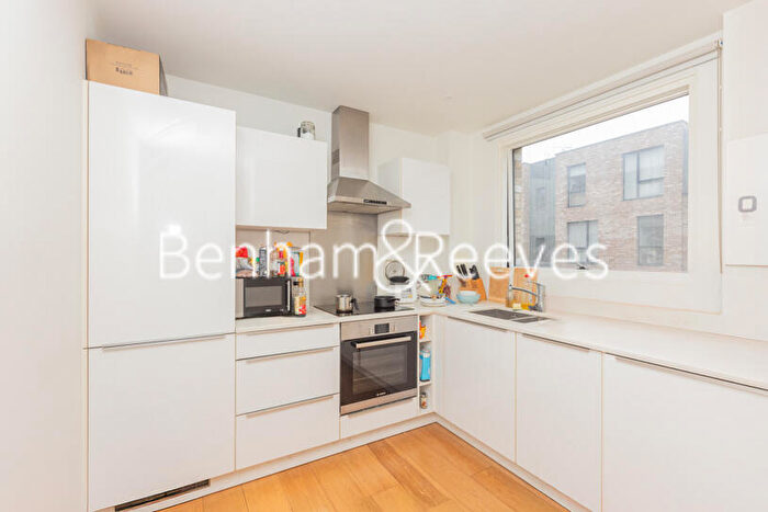 2 Bedroom Apartment To Rent In Cambridge Avenue, Hampstead, NW6