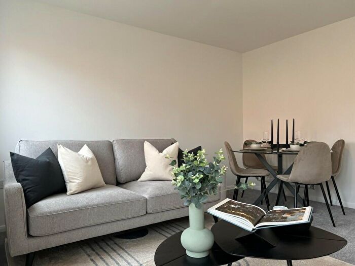 2 Bedroom Terraced House For Sale In Leicester Road, LE10