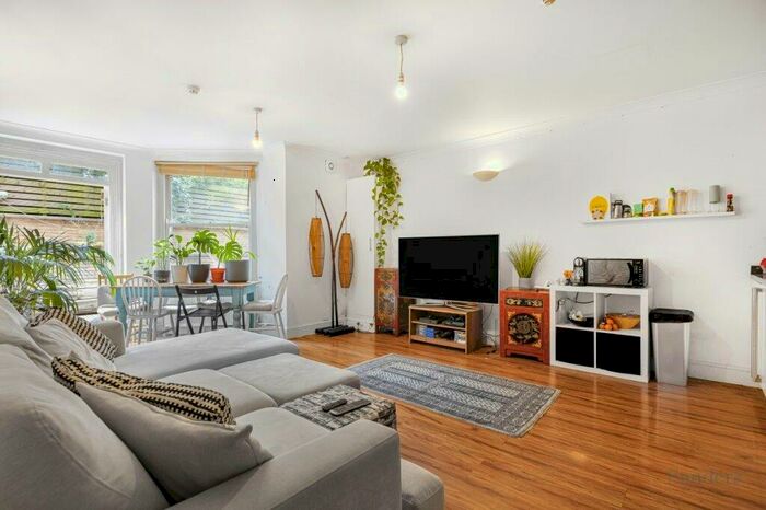 3 Bedroom Flat To Rent In Highbury New Park, Highbury, London, N5