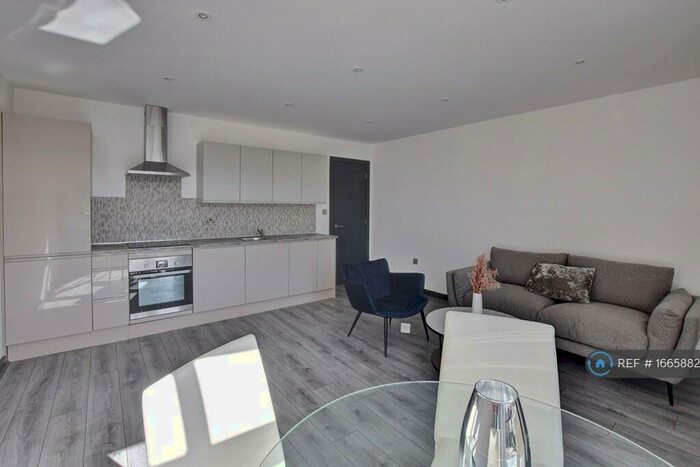 1 Bedroom Flat To Rent In Trinity Apartments, Leeds, LS13