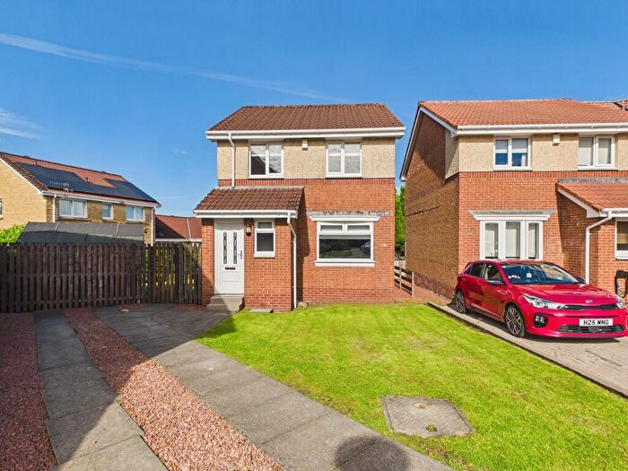 3 Bedroom Detached House To Rent In Rowantree Grove, Alexandria, G83