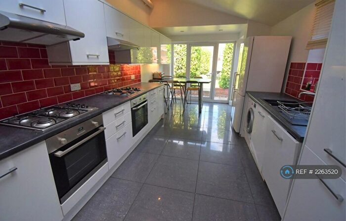7 Bedroom Semi-Detached House To Rent In Blenheim Road, Reading, RG1