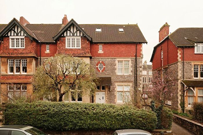 4 Bedroom Apartment For Sale In Downleaze | Stoke Bishop, BS9