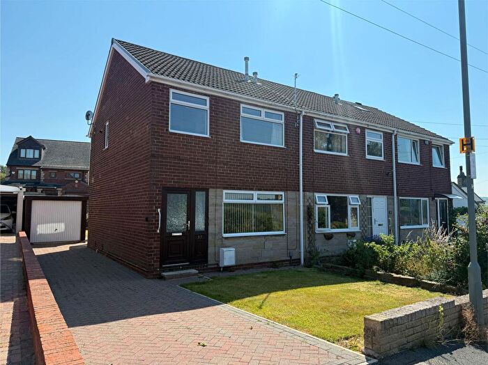 3 Bedroom End Of Terrace House For Sale In Fields Road, Lepton, HD8