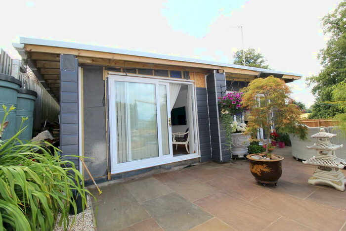 Studio To Rent In Danvers Road, Broughton, OX15