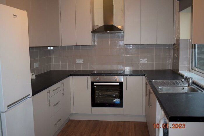 3 Bedroom Terraced House To Rent In High Street, Enfield, Middlesex, EN3