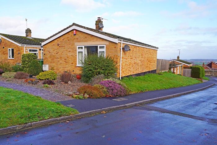 2 Bedroom Bungalow For Sale In Grange Close, Highworth, SN6