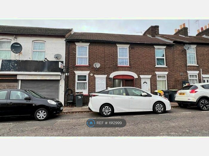 5 Bedroom Terraced House To Rent In High Town Road, Luton, LU2