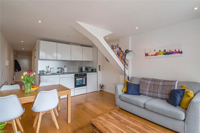 1 Bedroom Apartment For Sale In Airpoint, Bedminster, Bristol, BS3