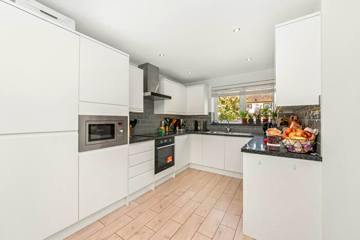 4 Bedroom Terraced House To Rent In Brewhouse Walk, London, SE16