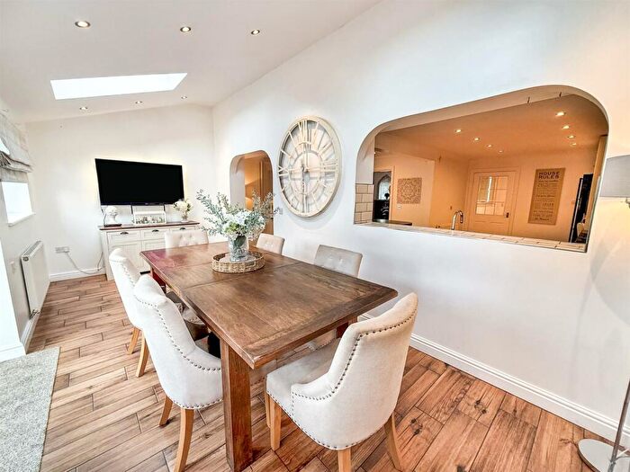 4 Bedroom Detached House For Sale In Maes Hyfryd, Chirk, LL14