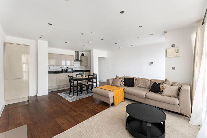 2 Bedroom Apartment For Sale In Copenhagen Place, London, E14