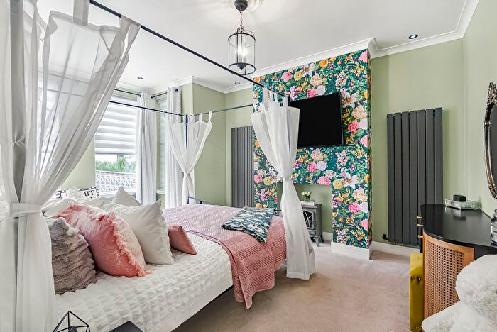 2 Bedroom Flat For Sale In Cheltenham Road, Southend-On-Sea, SS1