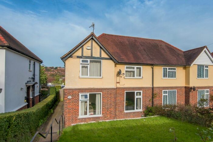 5 Bedroom Semi-Detached House To Rent In Suffield Road, High Wycombe, HP11