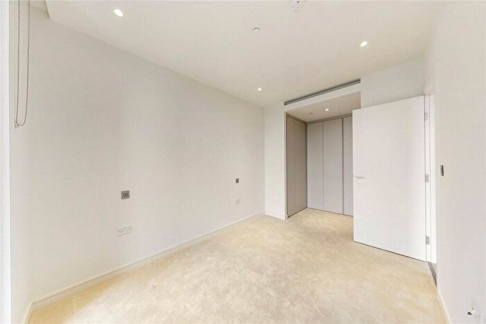 1 Bedroom Flat To Rent In Hampton Tower, London, E14