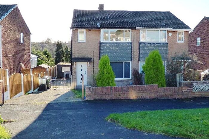 3 Bedroom Semi-Detached House To Rent In Spring Valley View, Leeds, LS13