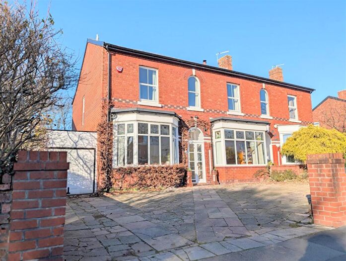 4 Bedroom Semi-Detached House To Rent In Golf Open - Alma Road, Birkdale - Sleeps, PR8