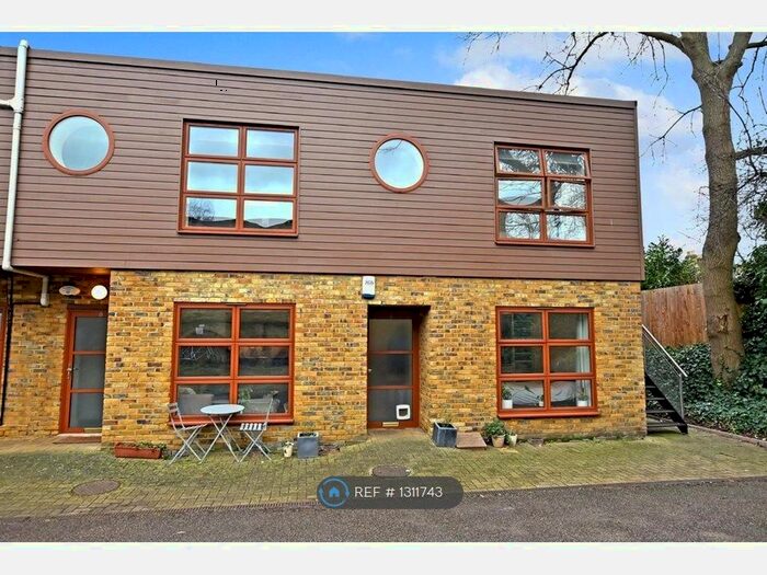 2 Bedroom Flat To Rent In Cambridge Park, London E11