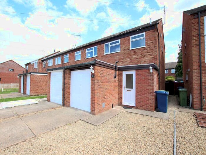 3 Bedroom House To Rent In Wheatstone Close, Tewkesbury, GL20