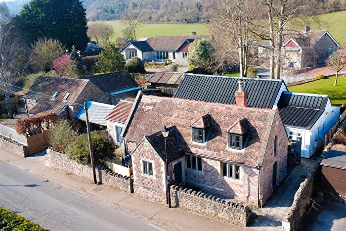 3 Bedroom Detached House For Sale In Clevedon Road, Weston-In-Gordano, Bristol, BS20