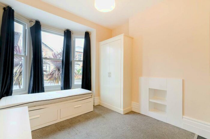 Studio To Rent In Hardman Road, Kingston, Kingston Upon Thames, KT2