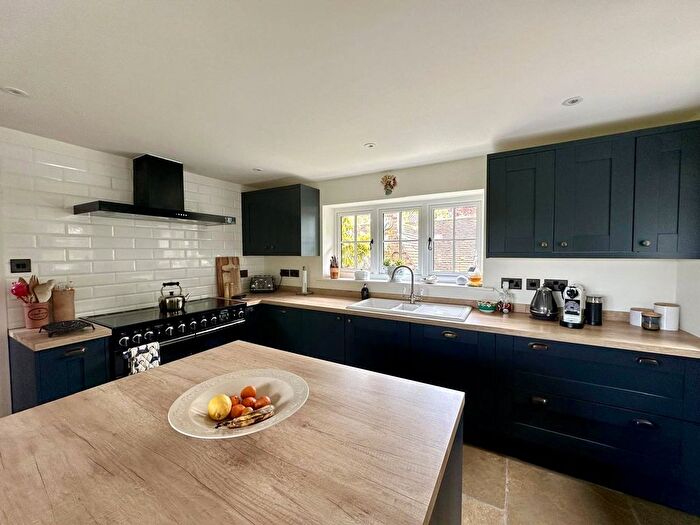 5 Bedroom Detached House To Rent In Stone, Tenterden, Kent, TN30