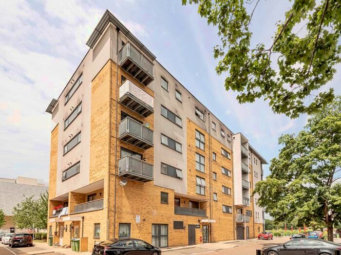 2 Bedroom Flat To Rent In Southmere Drive, London, SE2