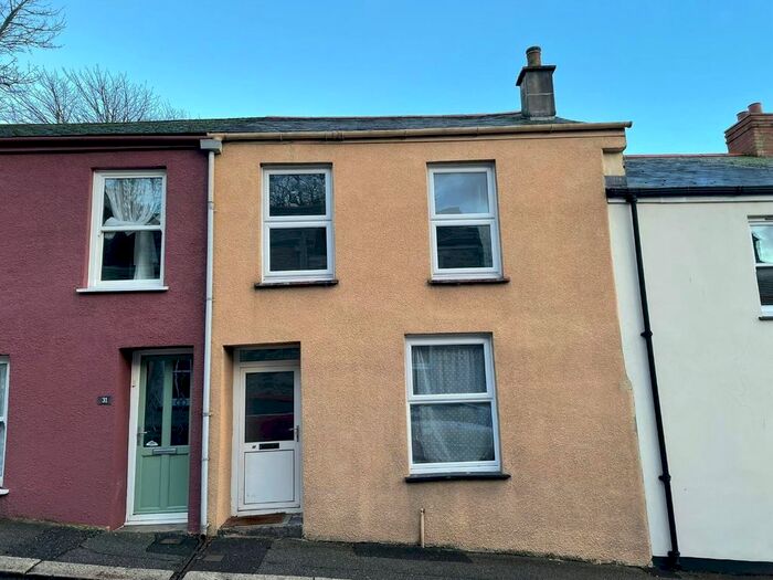 2 Bedroom Property To Rent In Edward Street, Truro TR1