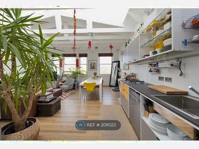 2 Bedroom Flat To Rent In Redcliffe Square, London, SW10