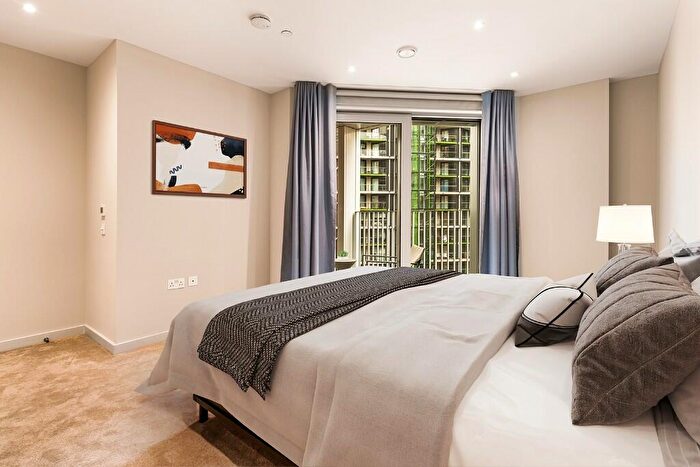 3 Bedroom Apartment To Rent In Nine Elms Lane, London, SW11