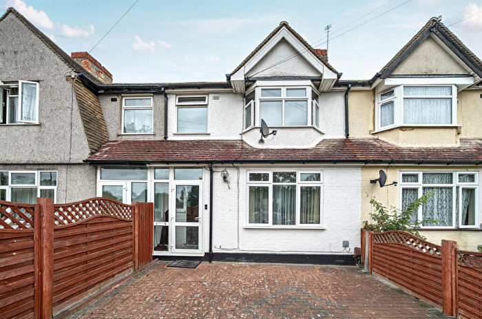 3 Bedroom Terraced House For Sale In Walton Way, Mitcham, CR4