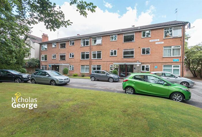 2 Bedroom Flat To Rent In Warwick Court, Wake Green Road, Moseley, B13