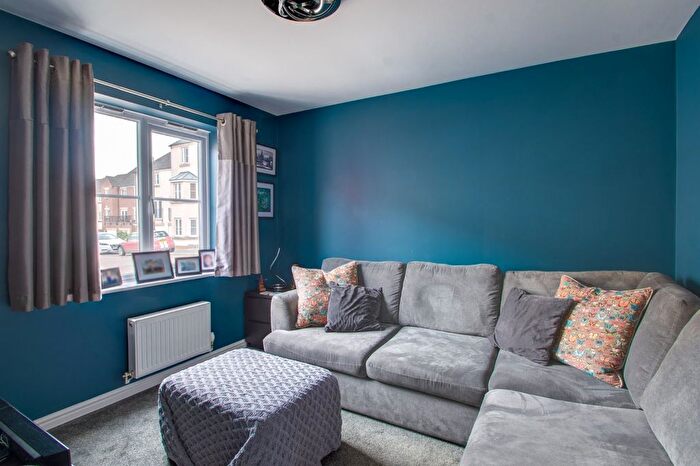 5 Bedroom Detached House To Rent In Dixon Close, Enfield, Redditch, Worcestershire, B97