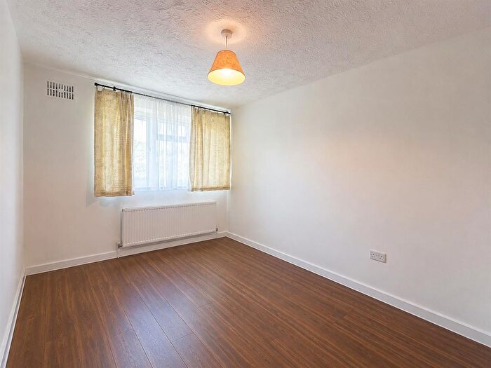 2 Bedroom Maisonette To Rent In Crane Lodge Road, Heston, TW5