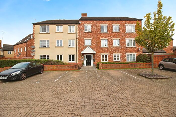 2 Bedroom Flat To Rent In Poseidon Close, Jason House, SN25