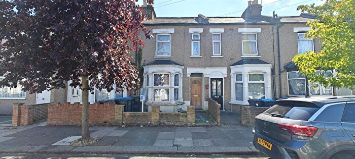 3 Bedroom Terraced House To Rent In South Road, Edmonton, N9