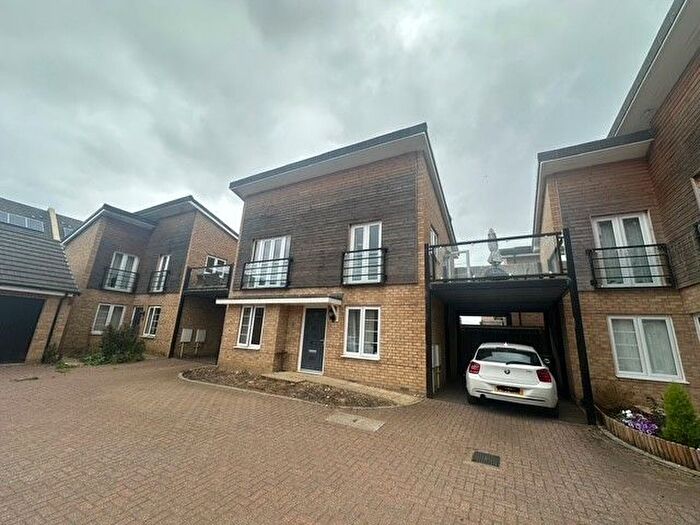 2 Bedroom Maisonette To Rent In Merlin Road, Corby, NN17