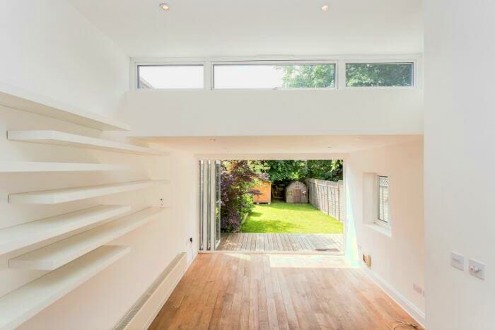 3 Bedroom Flat To Rent In St. Mary's Avenue, London, N3